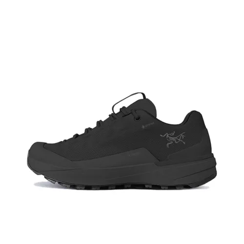 Arcteryx Hiking / Trekking Shoes Men Low-Top Black