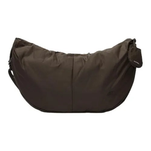 New Balance Shoulder Bags Brown