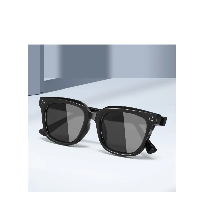HELMER TR/Memory Plastic Rectangular Sunglasses Unisex-1