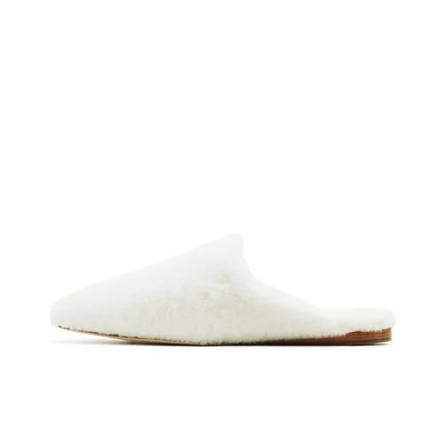 Stuart Weitzman/SW Rubber Sole Abrasion Resistant Slip Resistant Closed Toe Slippers Women's White