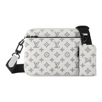 LOUIS VUITTON M69443 Trio Messenger