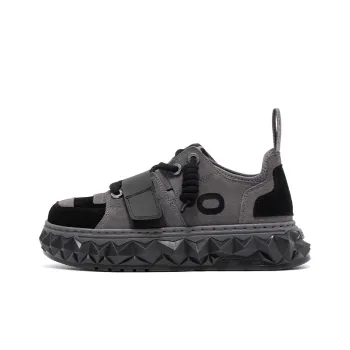 OETZI Ice Man Oz Ugly Cute Shoes Low Top Skateboard Shoes Unisex Black Coffee