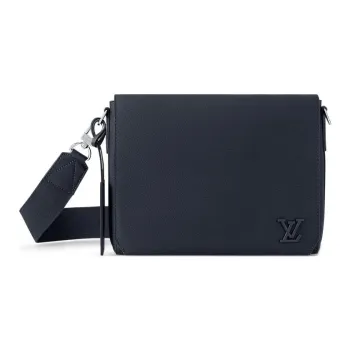 LOUIS VUITTON M57080 Takeoff Messenger Mm