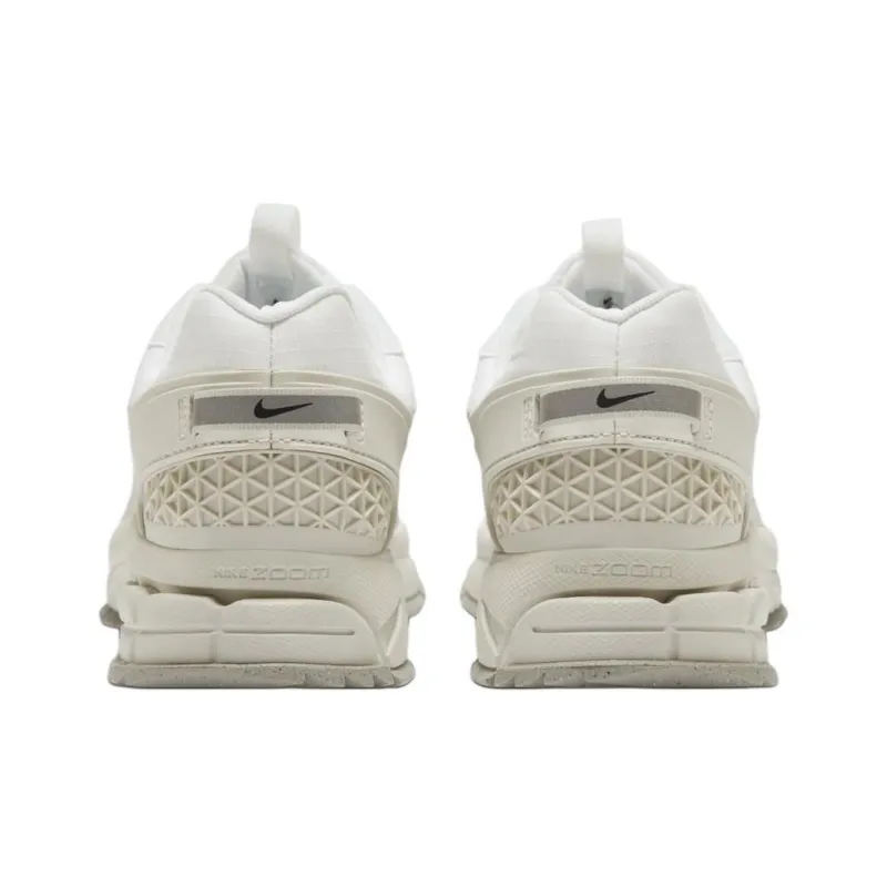 Nike Zoom Vomero Roam Summit White Light Bone Light Iron Ore-3