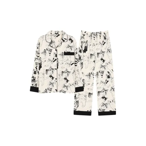 Sleeping Beauty Pajama Set Women's Image Color