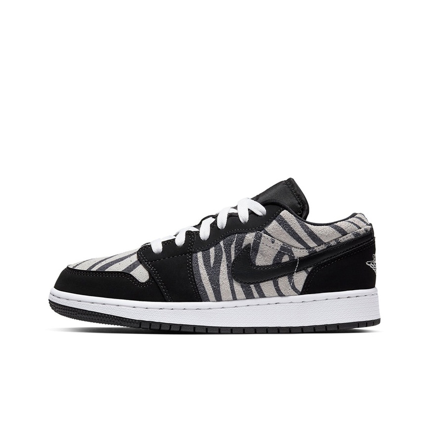 Nike Air Jordan 1 shops Low GS 'Zebra' 5Y