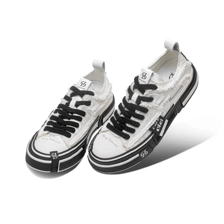 Daisy Fellowes Chocolate Low-Top Skateboard Shoes Unisex-11