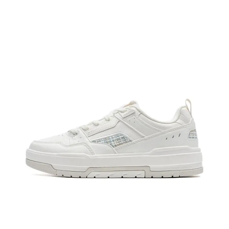 XTEP Wear Resistant Slip Resistant Low Top Skateboard Shoes Women's White-0