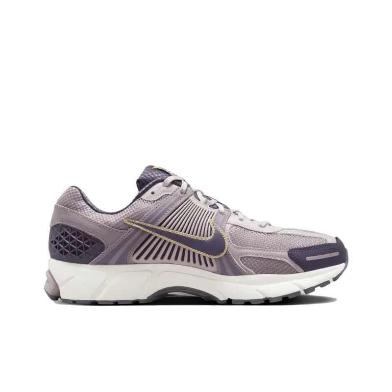 Nike Zoom Vomero 5 Platinum Violet-1