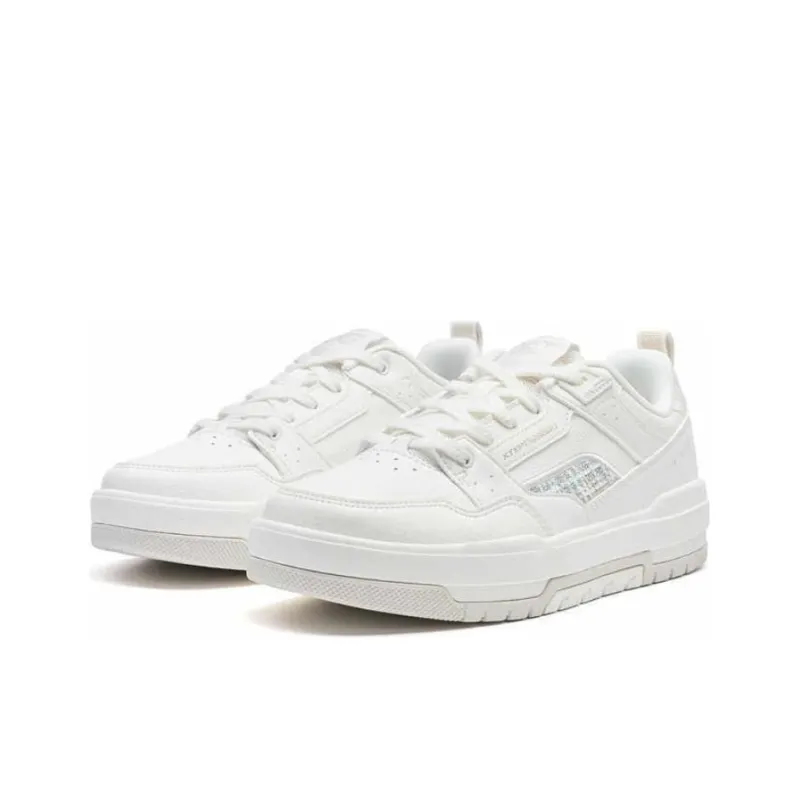 XTEP Wear Resistant Slip Resistant Low Top Skateboard Shoes Women's White-1