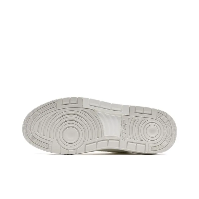 XTEP Wear Resistant Slip Resistant Low Top Skateboard Shoes Women's White-3