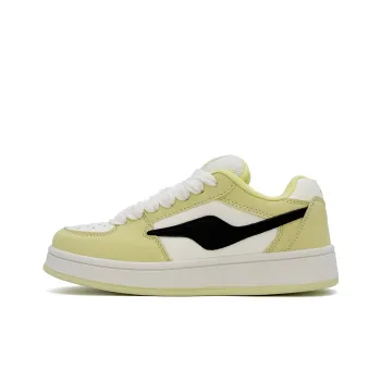 FANTASTIC XBOX Anti Slip Wear Resistant Low Top Skateboard Shoes Women's