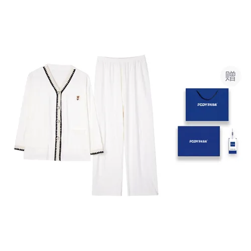 Floating Light Islands Pajama Set Women's Gift Box Set White