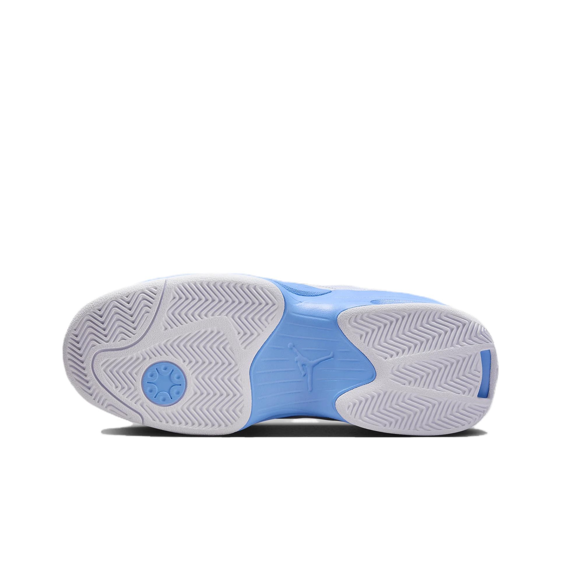 jordan max aura blue and white