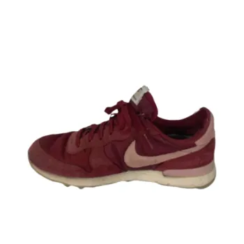 Nike Internationalist Slip Resistant Low Top Running Shoes Women's Red