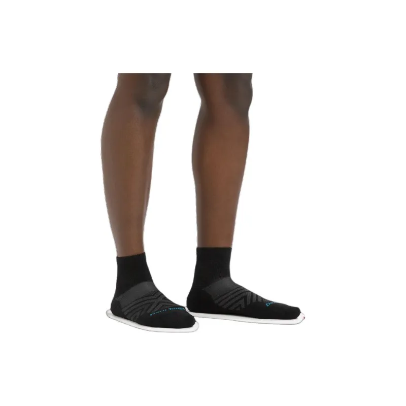 DARN TOUGH Run Quarter Ultra-Lightweight Running Sock Mid-Calf Socks Women's 1 Pack-1