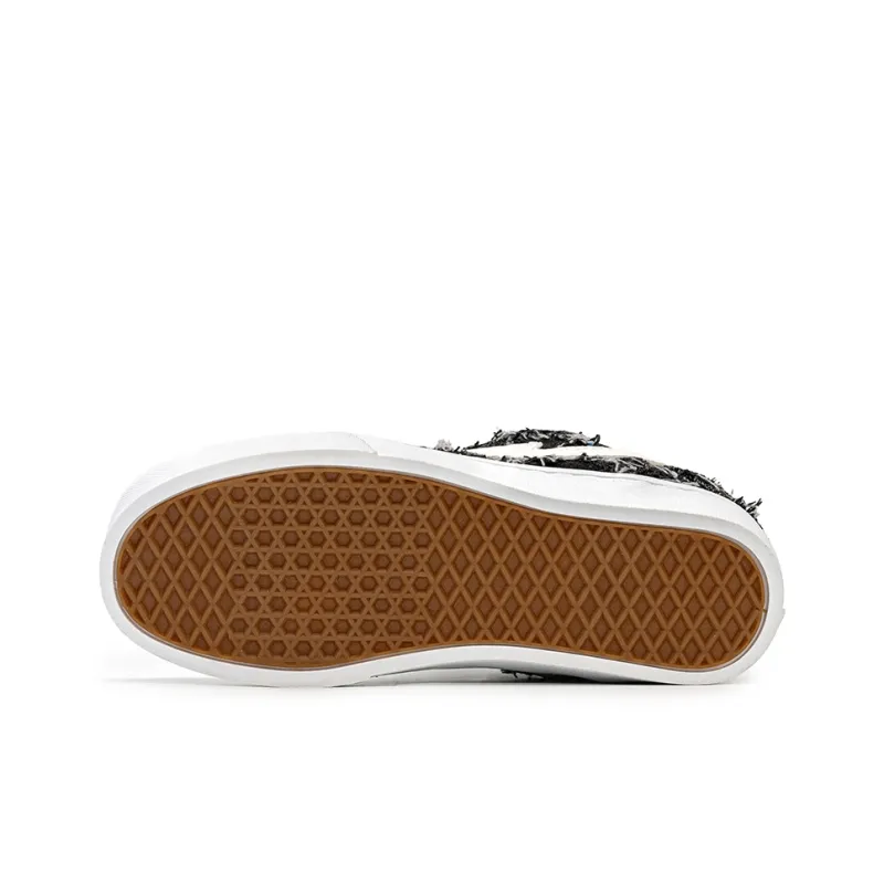 Little Red Man Low Top Casual Shoes Unisex-9