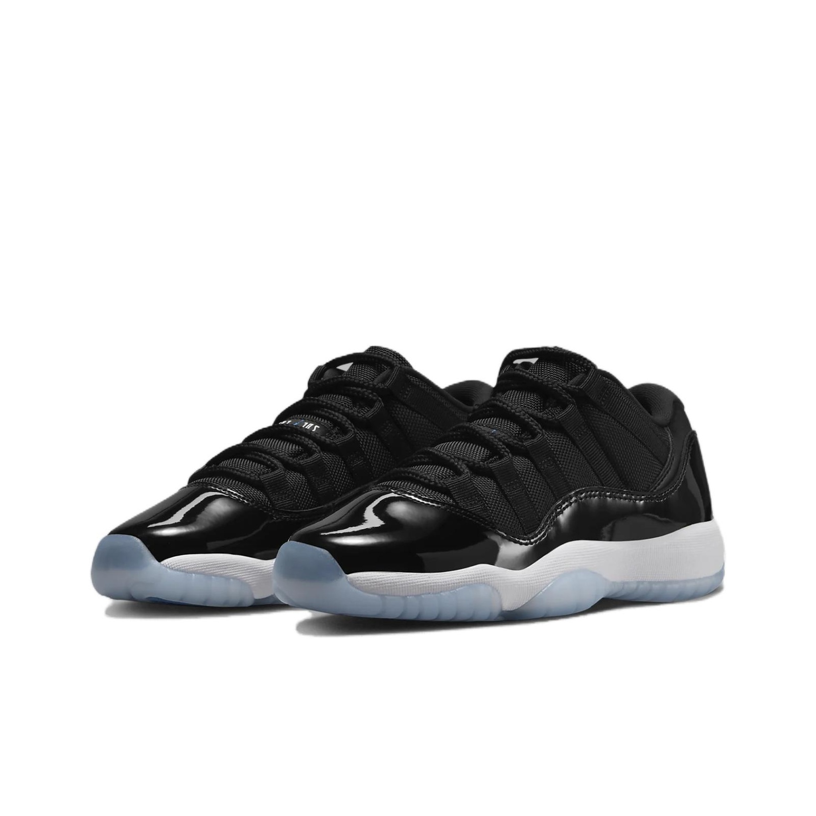 Jordan 11 retro low white black hotsell