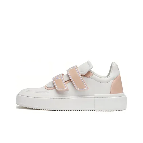 Stuart Weitzman Skateboard Shoes Women's Low-Top Nude