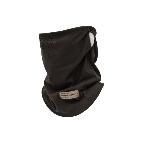 black arrows mask