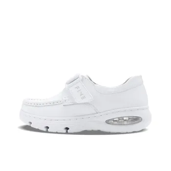 Cherry Blossoms Nurse Shoes Cushioned Slip Resistant Breathable Low Top Casual Shoes Women's White