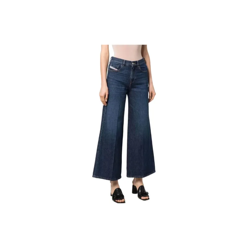 DIESEL 1978 D-Akemi Wide-Leg Jeans-3
