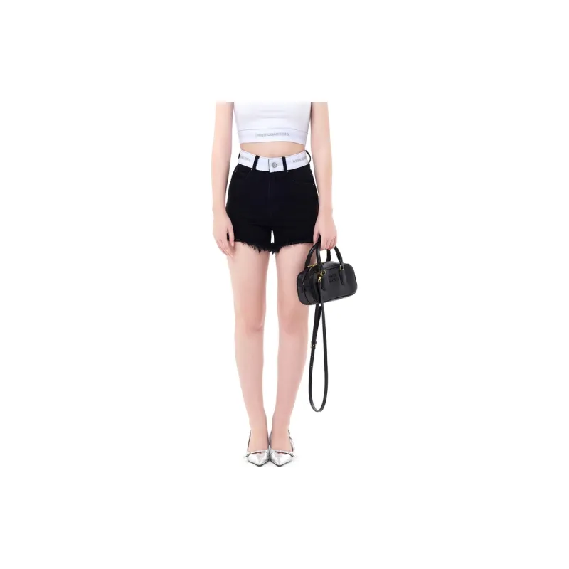 Three Quarters Casual Shorts Women's Black-3
