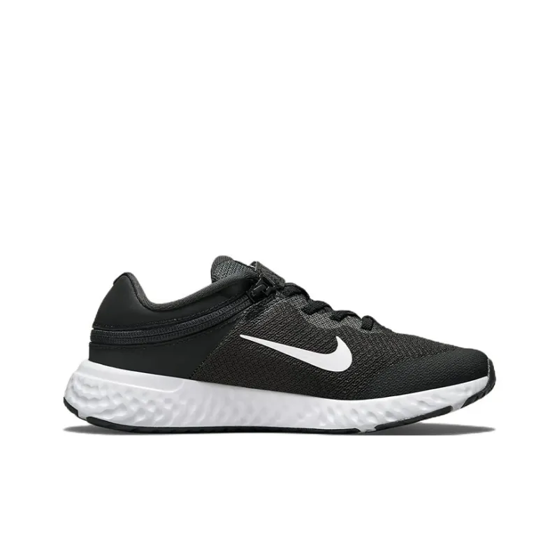 Nike Revolution 6 FlyEase 4E 'Black White' GS-1