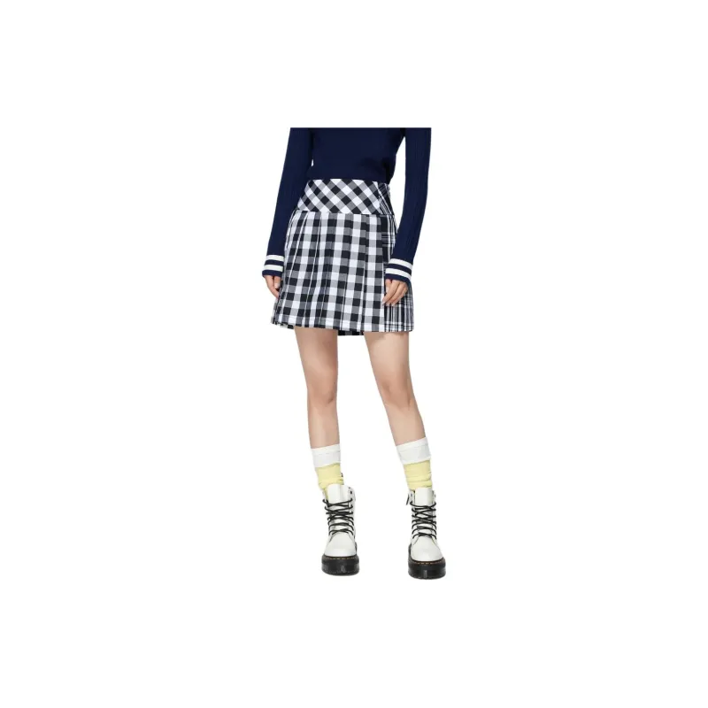 GAP Casual Short Skirts Women's Black White Plaid-1