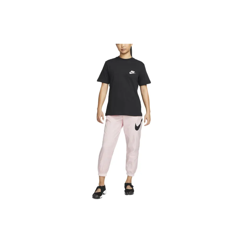 Nike Sportswear Women's Pocket T-Shirt Black-3