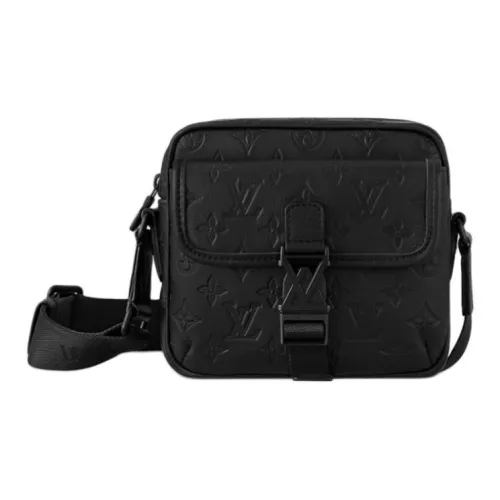 LOUIS VUITTON Getaway Messenger