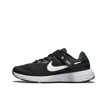Nike Revolution 6 FlyEase 4E 'Black White' GS