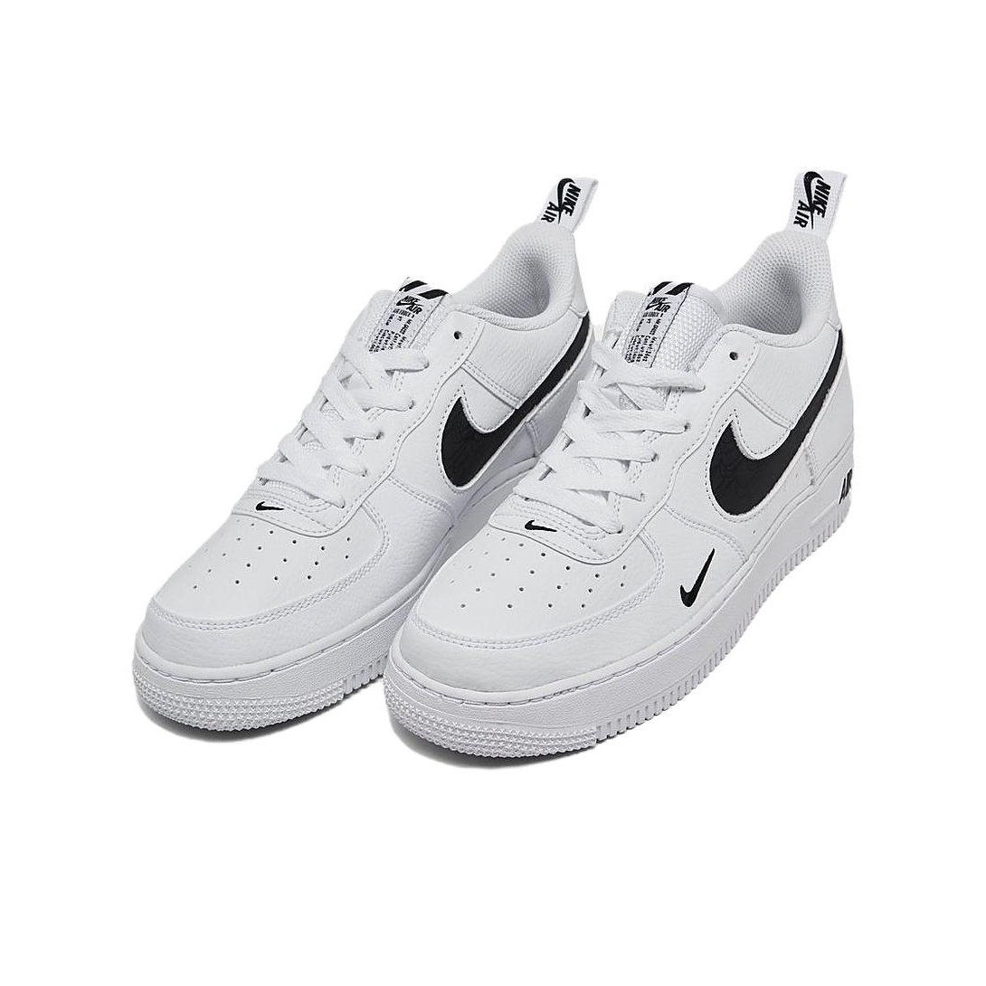white and black air force 1 lv8
