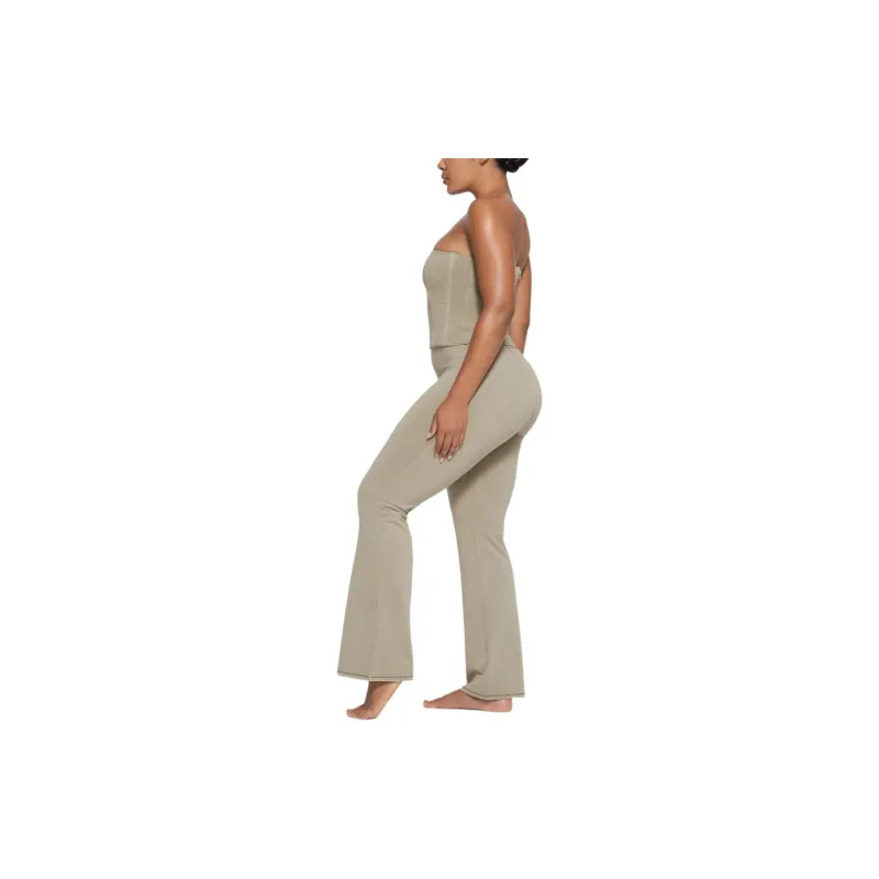 SKIMS SS24 Summer Collection OUTDOOR HIGH-WAISTED FLARE LEGGING Casual Pants Women's TAUPE/Taupe-3