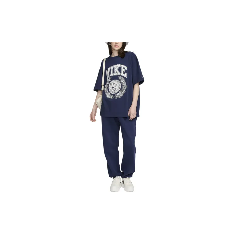 Nike Sportswear Essential Women's Oversized T-Shirt-2