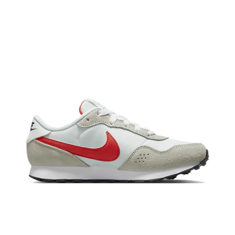 Nike MD Valiant GS 'Pure Platinum Picante Red'-3