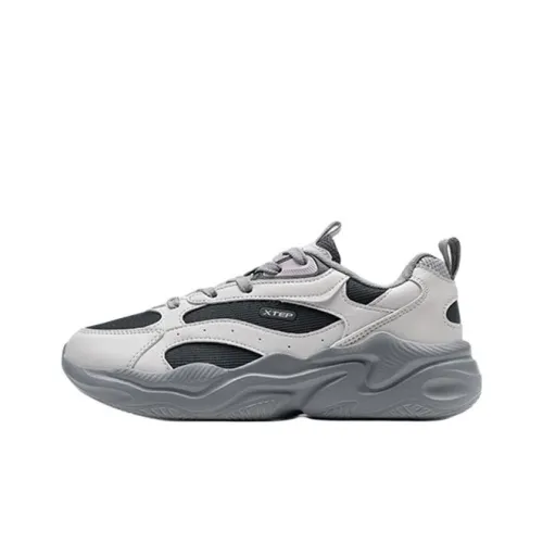 XTEP Abrasion Resistant Slip Resistant Low Top Casual Shoes Women's Black Gray