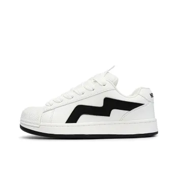Little Red Man Wear resistant And Lightweight Low Top Skateboard Shoes Women's White Black