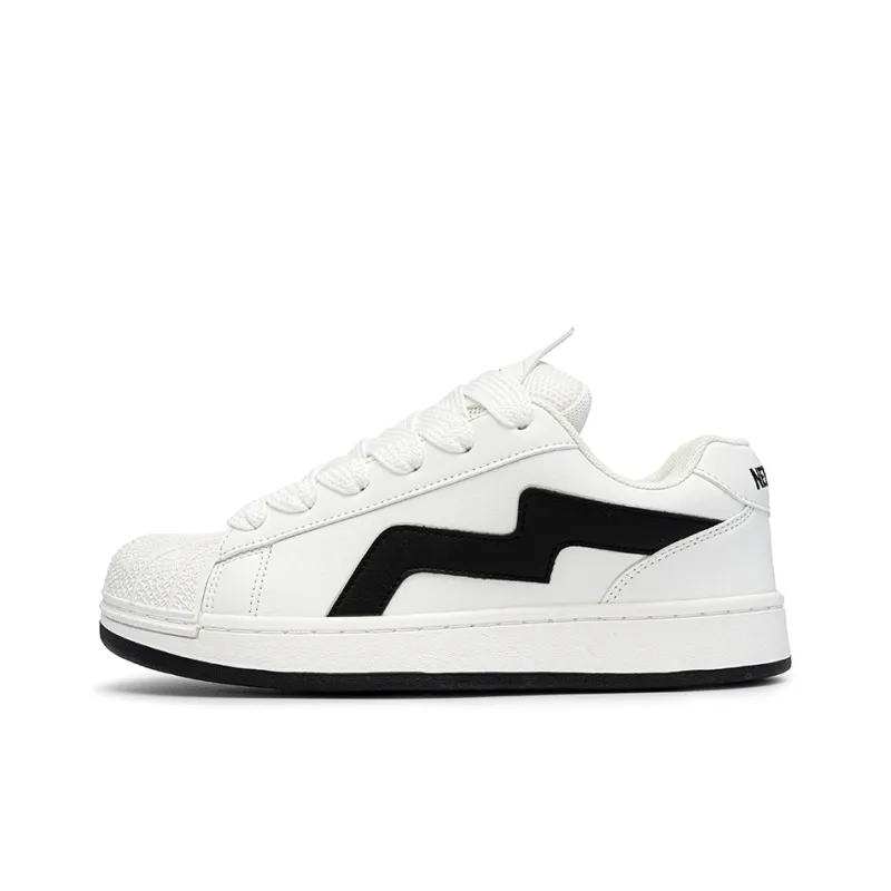 Little Red Man Wear resistant And Lightweight Low Top Skateboard Shoes Women's White Black-0