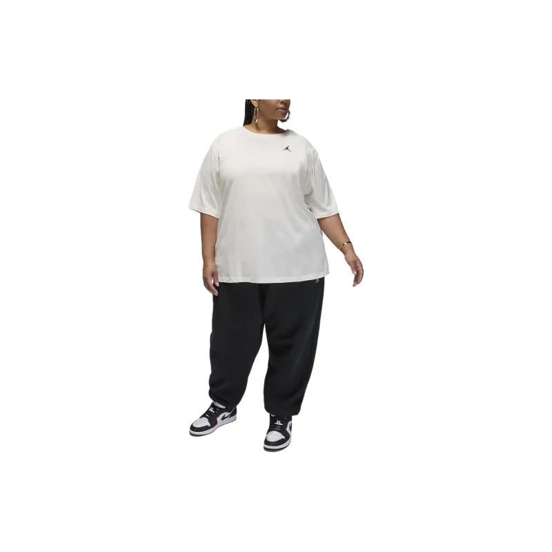 JORDAN Essentials Women's Girlfriend T-Shirt Plus Size-2