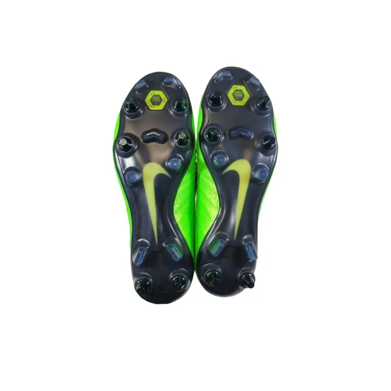 Nike Phantom Venom Elite SG Pro Acc Green Strike-3