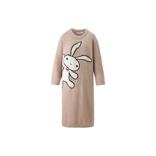 QINZUIMAO x Crayon Shinchan Nightgown Women's Milk Tea Brown