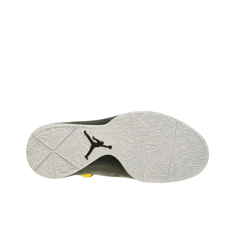 Jordan 2011 A Flight Varsity Maize-5