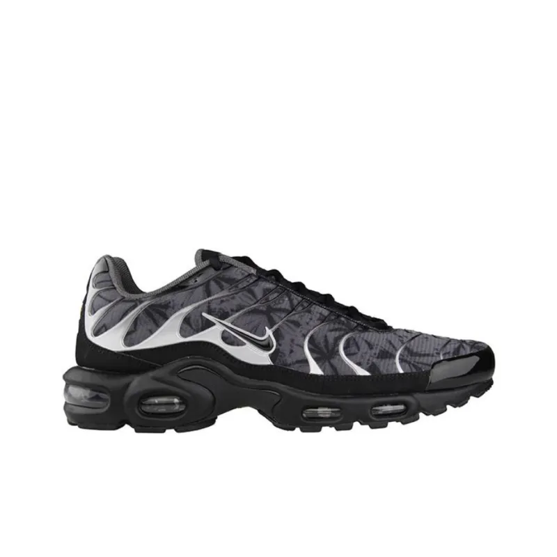 Nike Air Max Plus 'Dark Grey Camo'-1