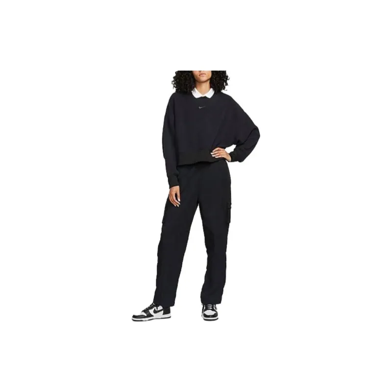Nike Sportswear Plush Women's Oversized Crew Neck Mod Crop Sweatshirt-1