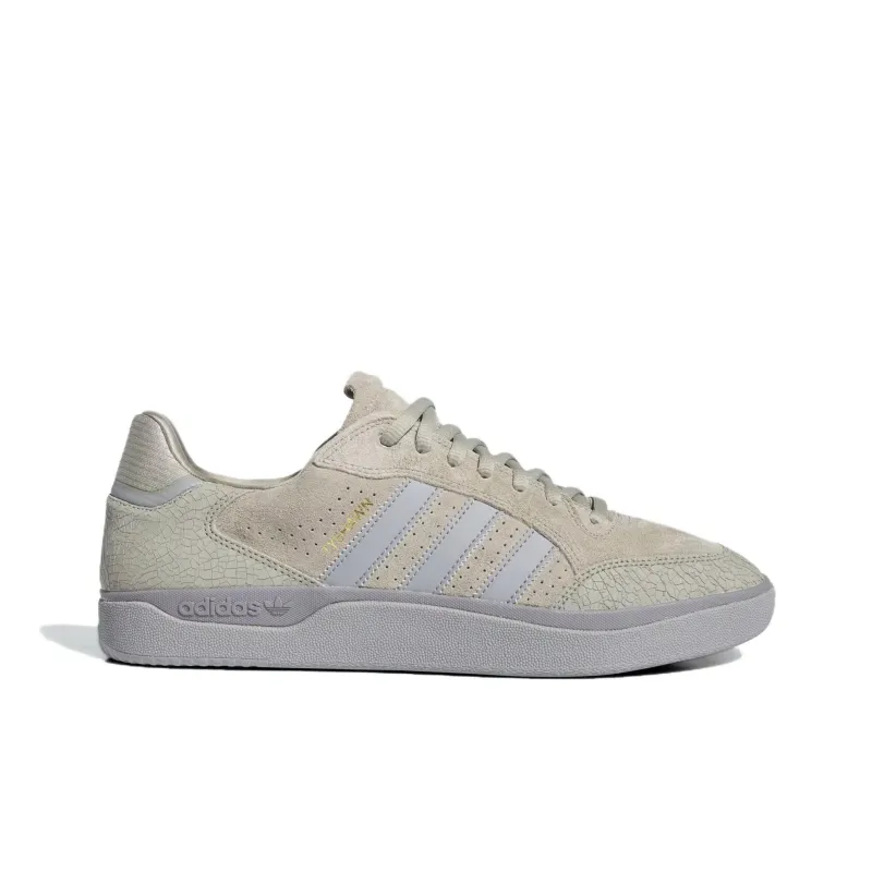 Adidas Tyshawn Low Silver Pebble Grey Gold Metallic-1