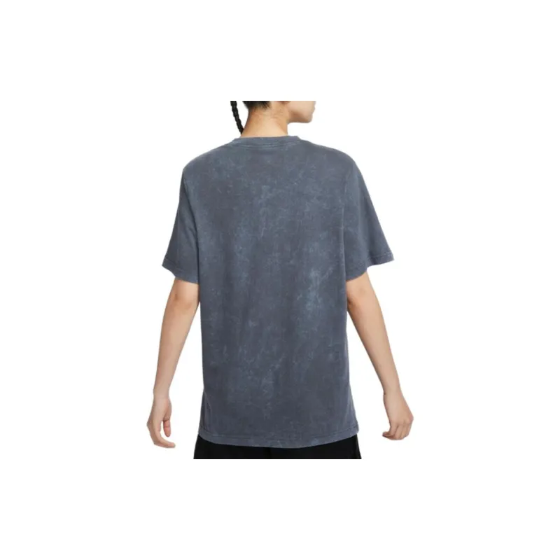 Nike Sportswear Women's Short Sleeve Graphic T Shirt-4
