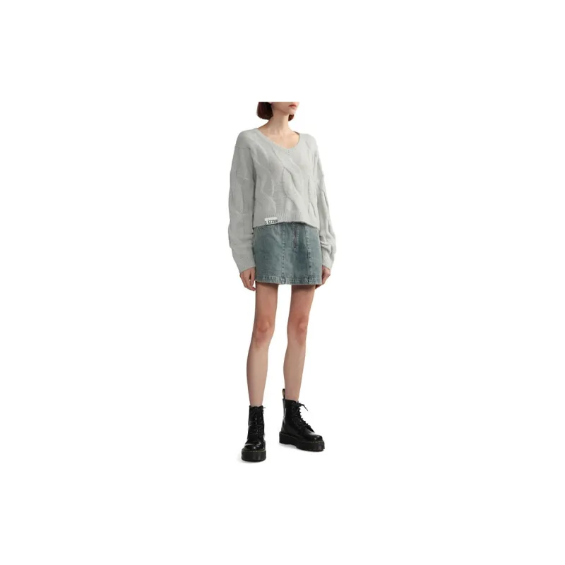 Izzue V neck Cable knit Jumper-8