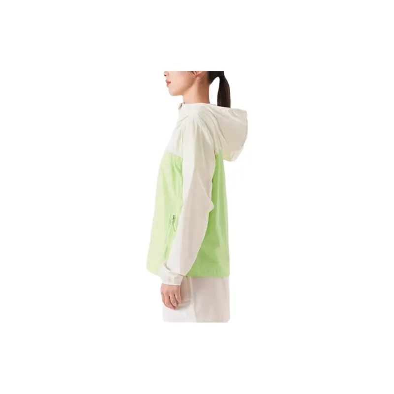 THE NORTH FACE W SUN CHASE WIND JACKET Jackets Coats Women's Light Grass Green-3