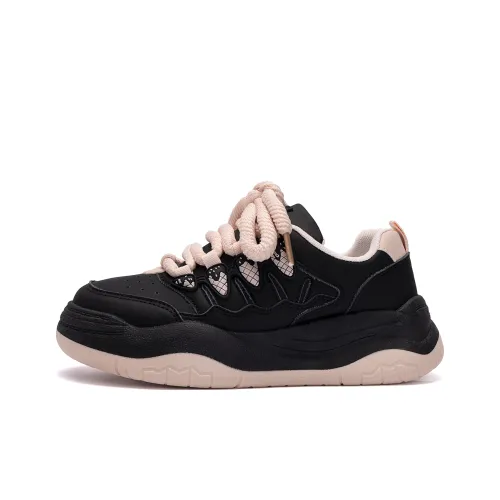 HUANQIU Wear Resistant Slip Resistant Low Top Skateboard Shoes Women's Black Pink